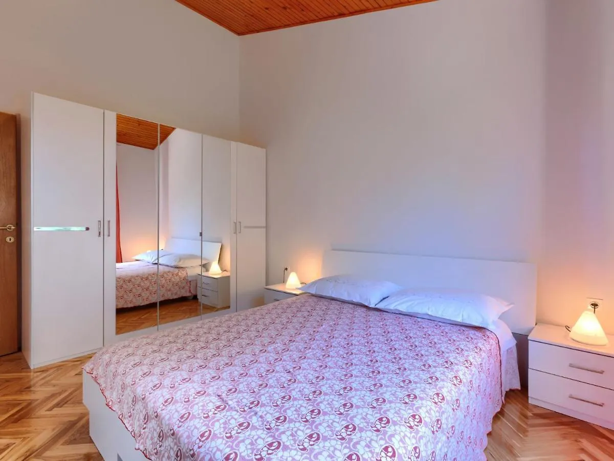 Apartment Ana-2 By Interhome Jehnici